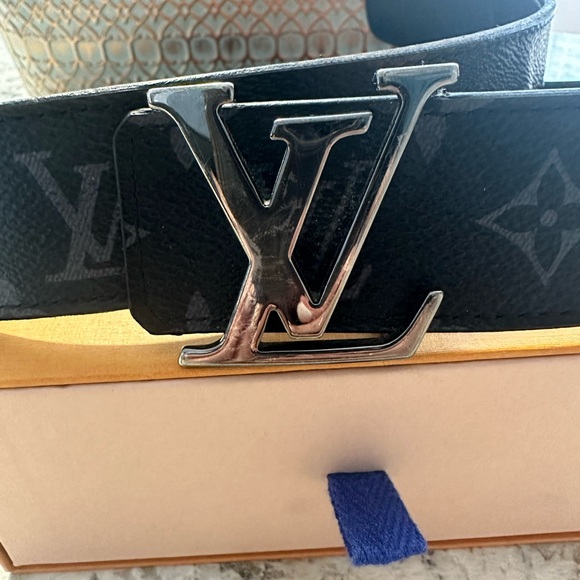 Louis Vuitton Men’s belt Initiales 40 mm reversible - Picture 4 of 6